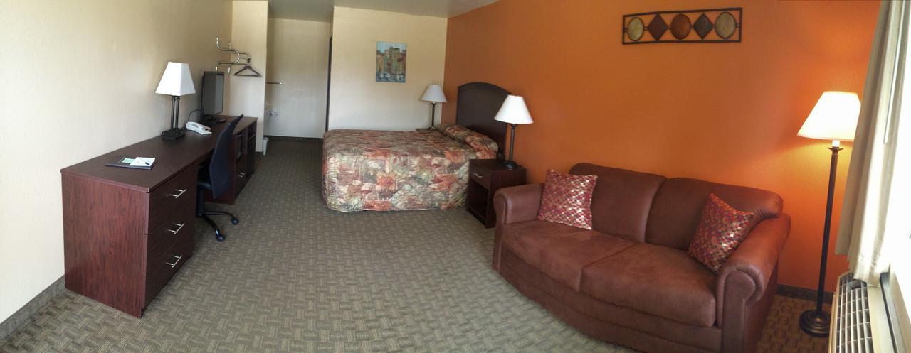 Cottonwood Inn & Suites Phillipsburg Esterno foto
