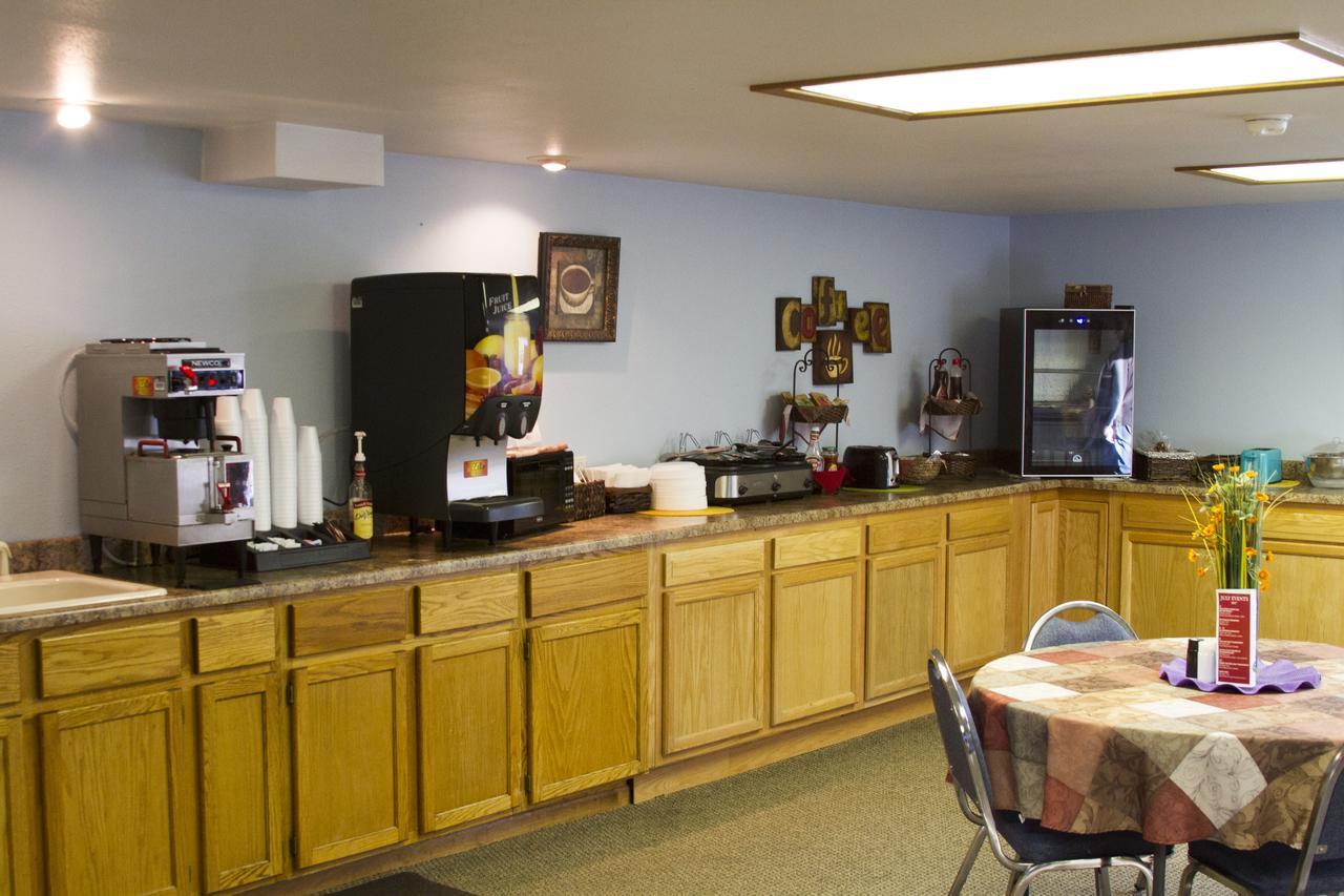 Cottonwood Inn & Suites Phillipsburg Esterno foto