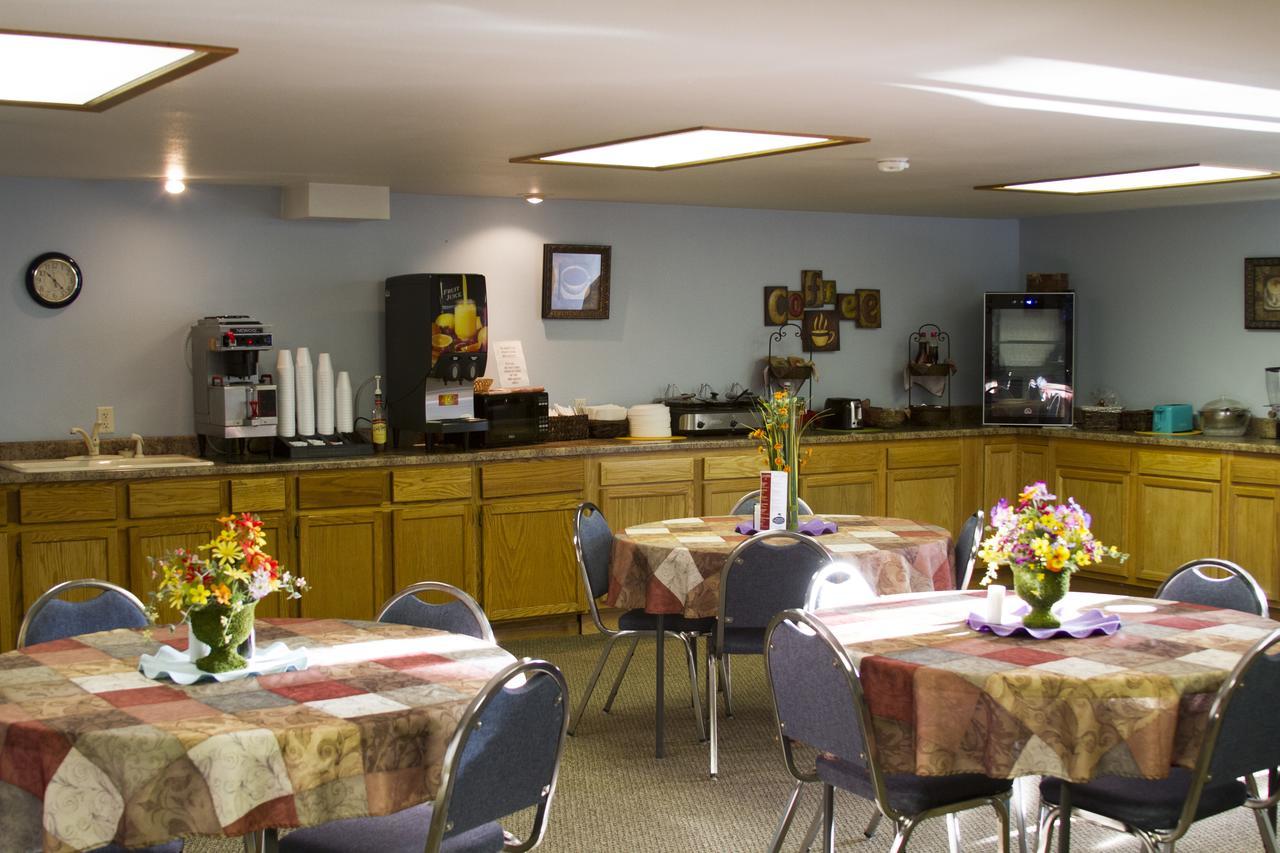 Cottonwood Inn & Suites Phillipsburg Esterno foto