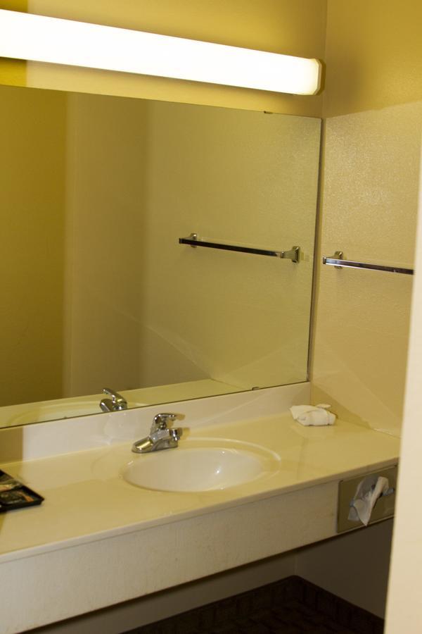 Cottonwood Inn & Suites Phillipsburg Esterno foto