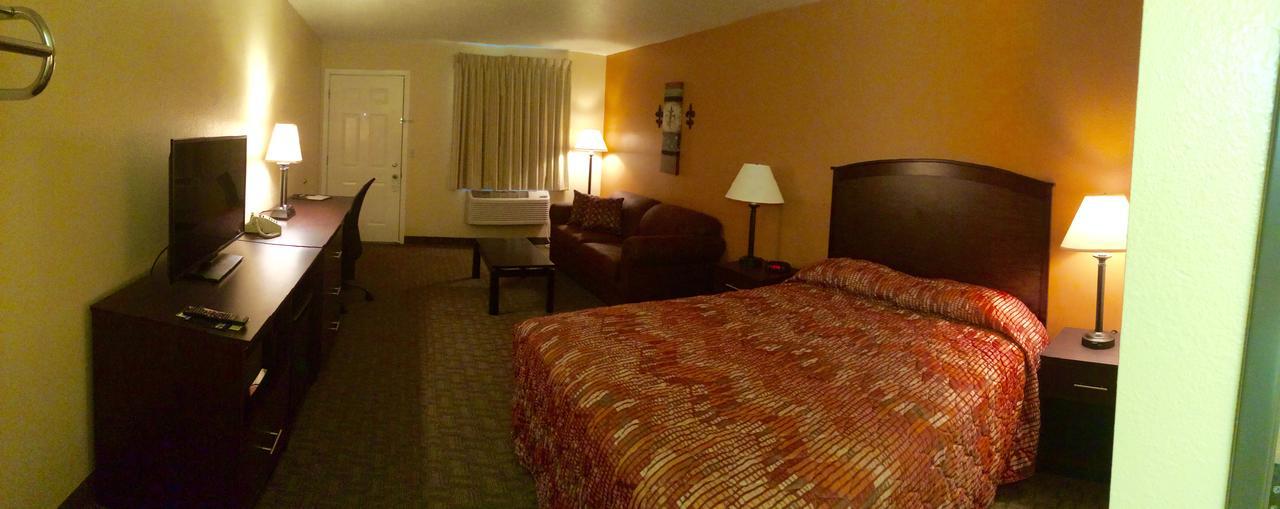 Cottonwood Inn & Suites Phillipsburg Esterno foto
