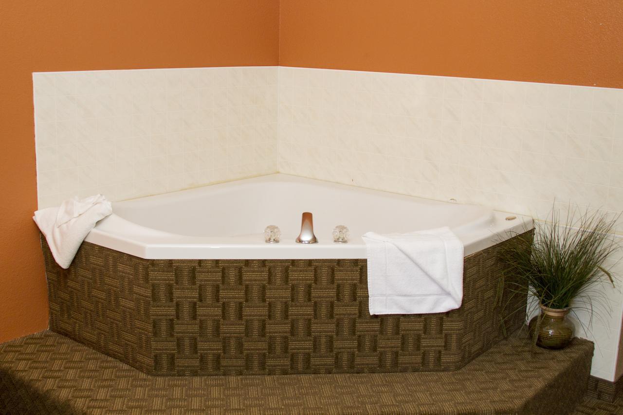 Cottonwood Inn & Suites Phillipsburg Esterno foto